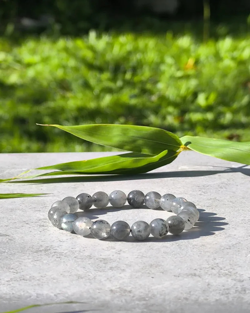 Bracelet Labradorite -AA- 8mm : Protection | Éclat Mystique Bracelet Labradorite -AA- 8mm : Protection | Éclat Mystique