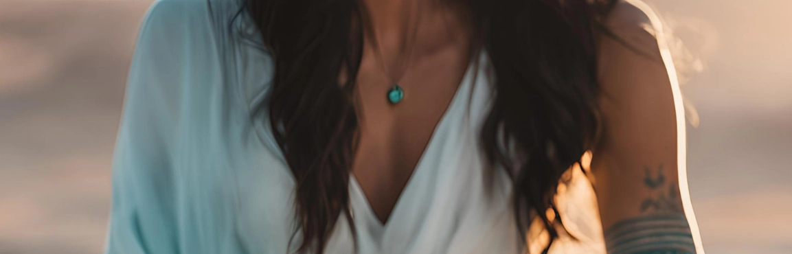 colliers et pendentifs pierres